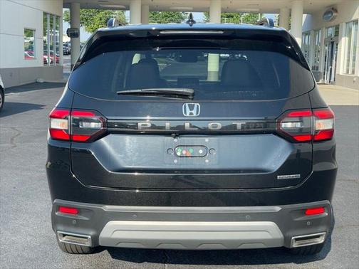 2023 Honda Pilot Touring 8-Passenger