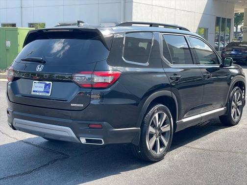 2023 Honda Pilot Touring 8-Passenger