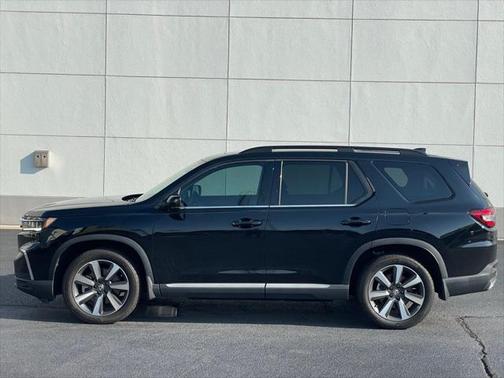 2023 Honda Pilot Touring 8-Passenger