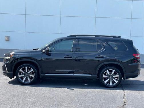 2023 Honda Pilot Touring 8-Passenger