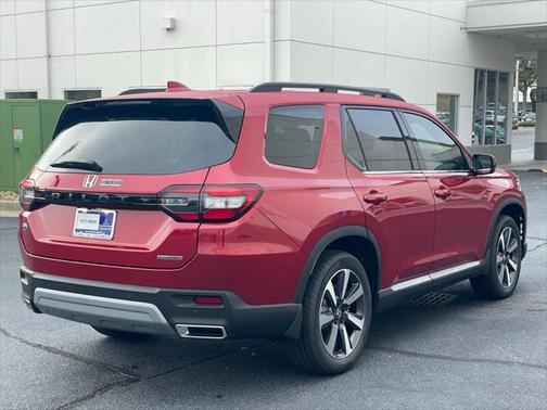 2025 Honda Pilot Touring 8-Passenger