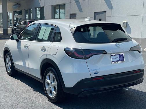 2025 Honda HR-V LX