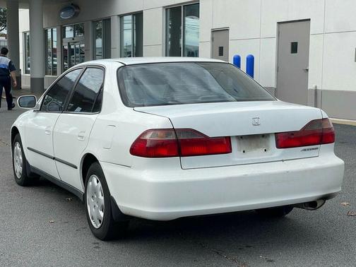 Photo 3 of 14 of 1999 Honda Accord LX