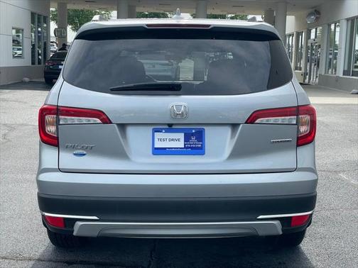 2022 Honda Pilot Touring 8-Passenger