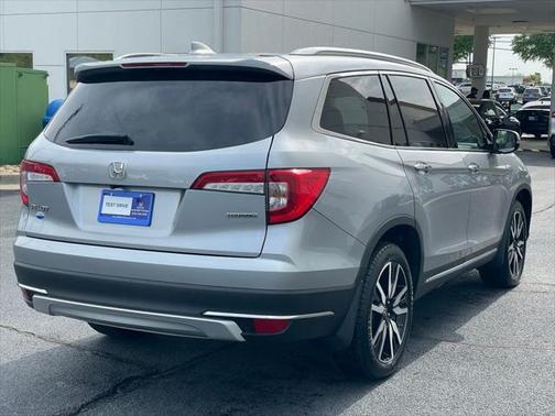 2022 Honda Pilot Touring 8-Passenger