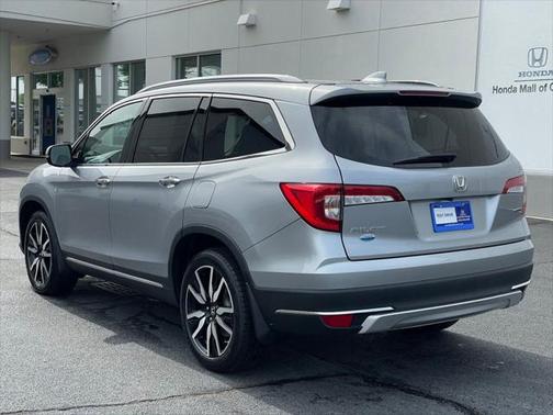 2022 Honda Pilot Touring 8-Passenger