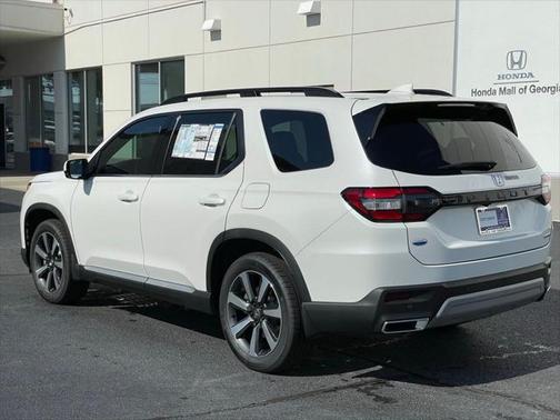 2025 Honda Pilot Touring 8-Passenger