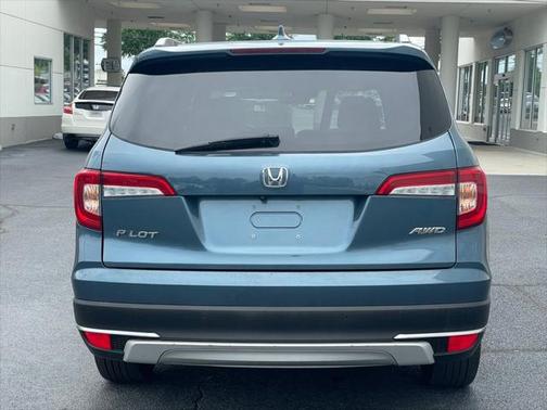2022 Honda Pilot Touring 8-Passenger