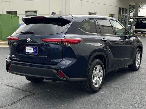 2022 Toyota Highlander L