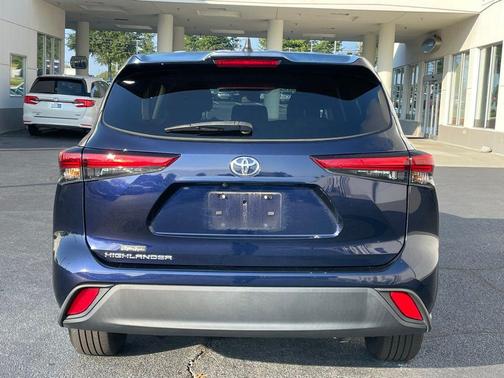 2022 Toyota Highlander L