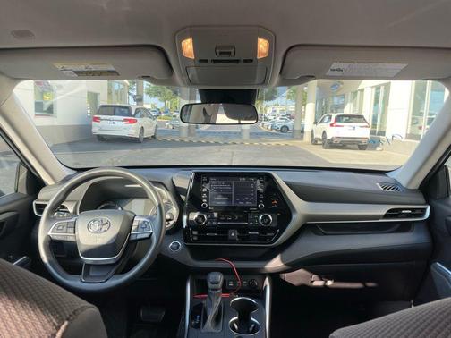 2022 Toyota Highlander L