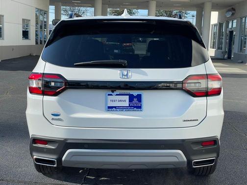 2025 Honda Pilot Touring 8-Passenger