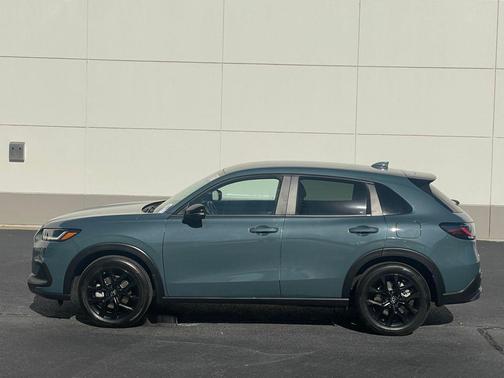 2025 Honda HR-V 2WD Sport