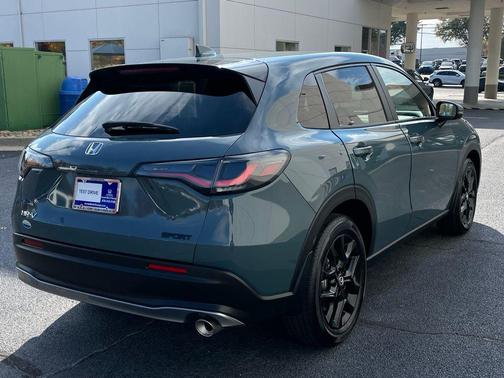 2025 Honda HR-V 2WD Sport