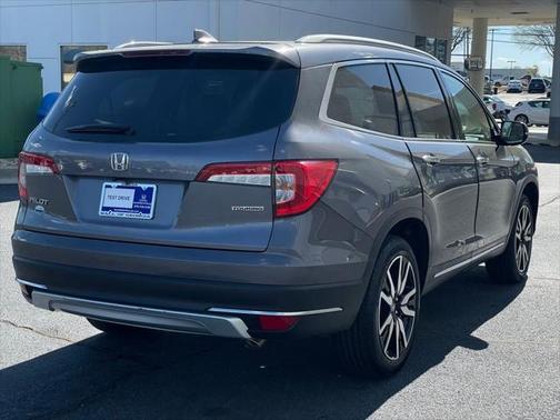 2022 Honda Pilot Touring 8-Passenger