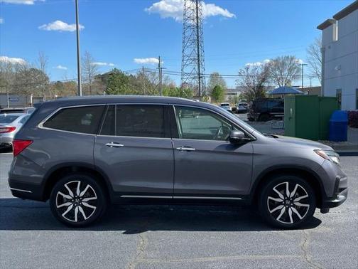 2022 Honda Pilot Touring 8-Passenger