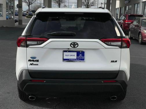2021 Toyota RAV4 XLE