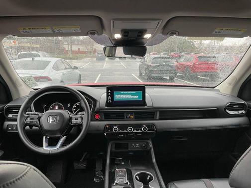 2025 Honda Pilot Touring 8-Passenger