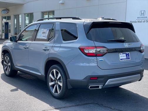 2025 Honda Pilot Touring 8-Passenger
