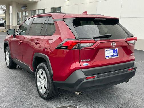 2019 Toyota RAV4 LE