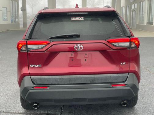 2019 Toyota RAV4 LE