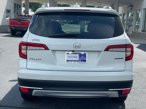 2022 Honda Pilot Touring 8-Passenger
