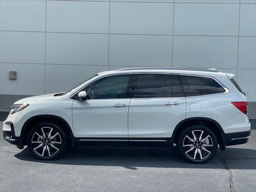 2022 Honda Pilot Touring 8-Passenger