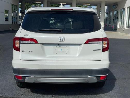 2022 Honda Pilot Touring 8-Passenger