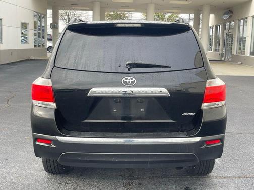 2012 Toyota Highlander SE