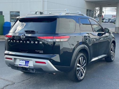 2023 Nissan Pathfinder Platinum 4WD