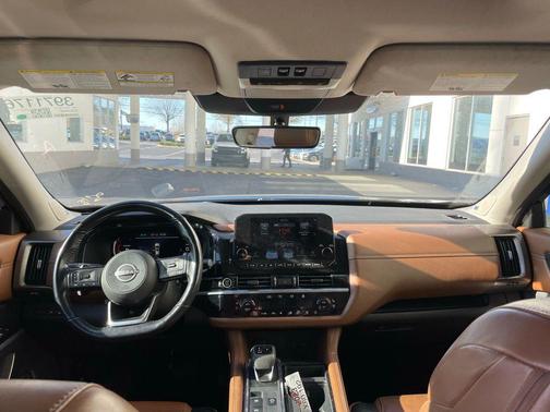 2023 Nissan Pathfinder Platinum 4WD