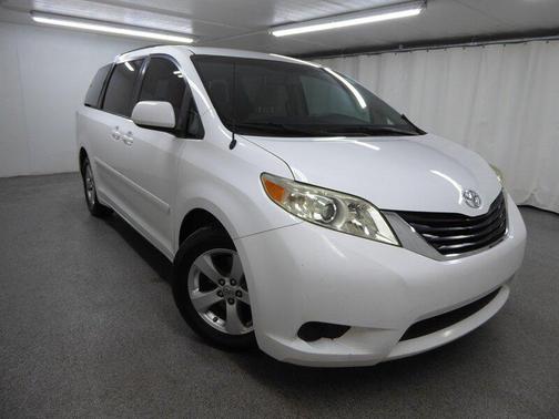 2014 Toyota Sienna LE