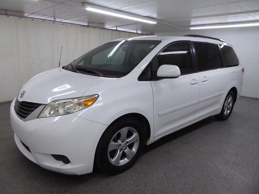 2014 Toyota Sienna LE