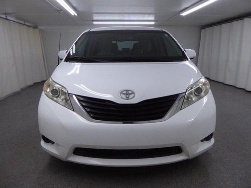 2014 Toyota Sienna LE