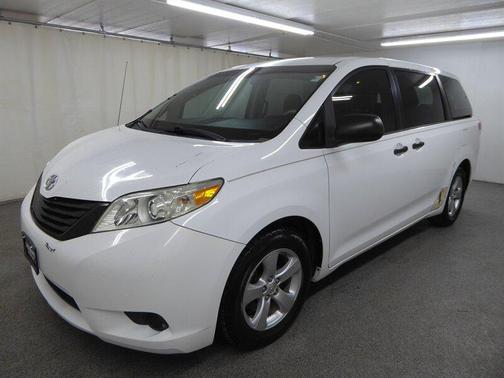 2013 Toyota Sienna SE