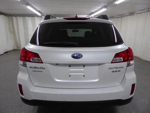 2011 Subaru Outback 3.6 R Limited