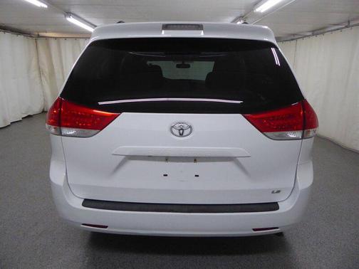 2014 Toyota Sienna LE