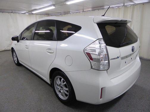 2012 Toyota Prius v Two