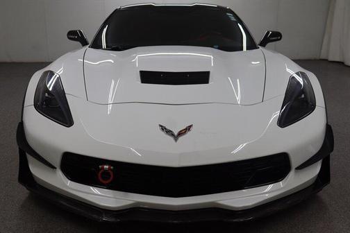 Arctic White 2019 Chevrolet Corvette Grand Sport