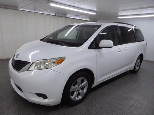 2014 Toyota Sienna LE