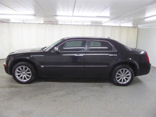 2005 Chrysler 300C Base