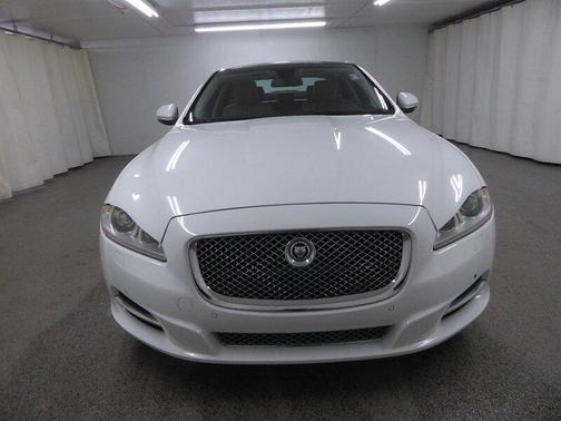 2013 Jaguar XJ Base