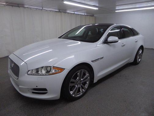 2013 Jaguar XJ Base
