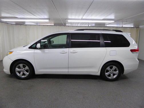 2014 Toyota Sienna LE