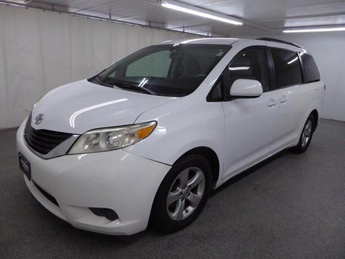2014 Toyota Sienna LE