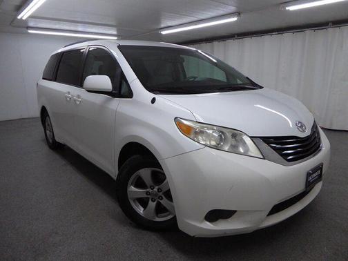 2014 Toyota Sienna LE
