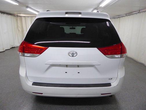 2014 Toyota Sienna LE