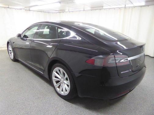 Obsidian Black Metallic 2017 Tesla Model S 75D