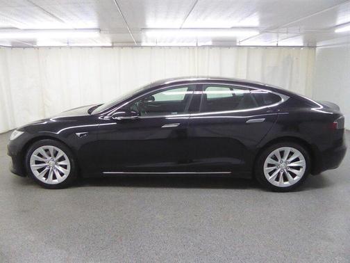 Obsidian Black Metallic 2017 Tesla Model S 75D