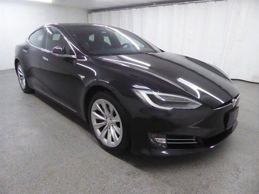 Obsidian Black Metallic 2017 Tesla Model S 75D